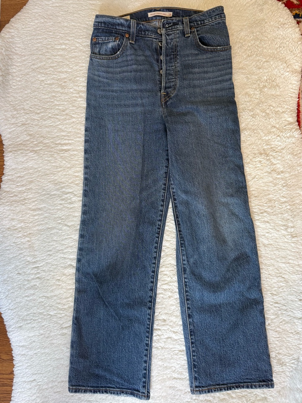 Levi’s Ribcage High-Rise Straight Ankle Women's Jeans. W26 x L27.